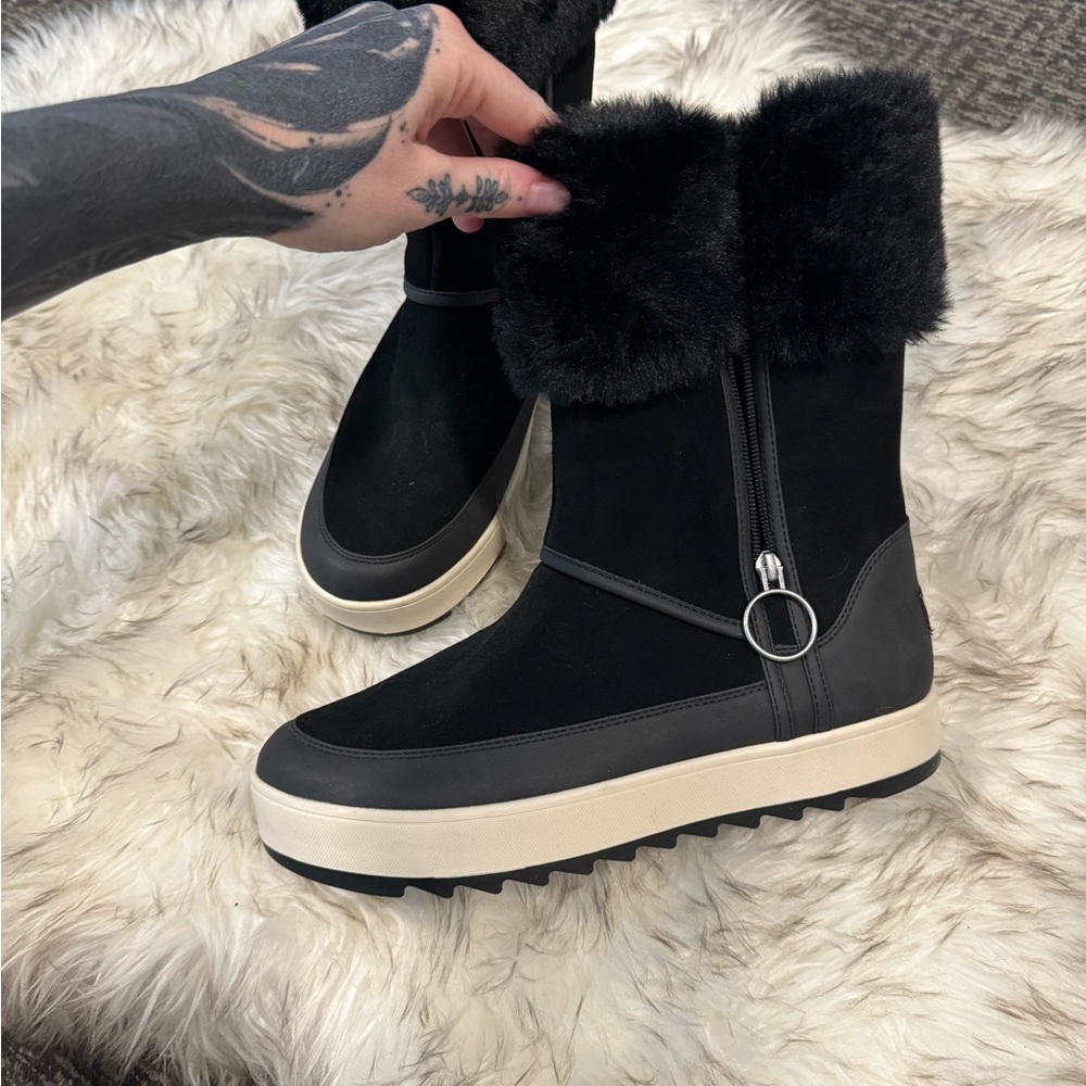 Kookaburra by UGG snow boots
